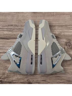 DS Air Jordan 4 Retro 'Frozen Moments' - M 10.5 / W 12 - AQ9129-001